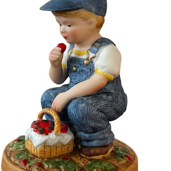 COUNTRY STORE, Limited Edition “Little Farmers” porcelain figurine - Picture 6 of 12